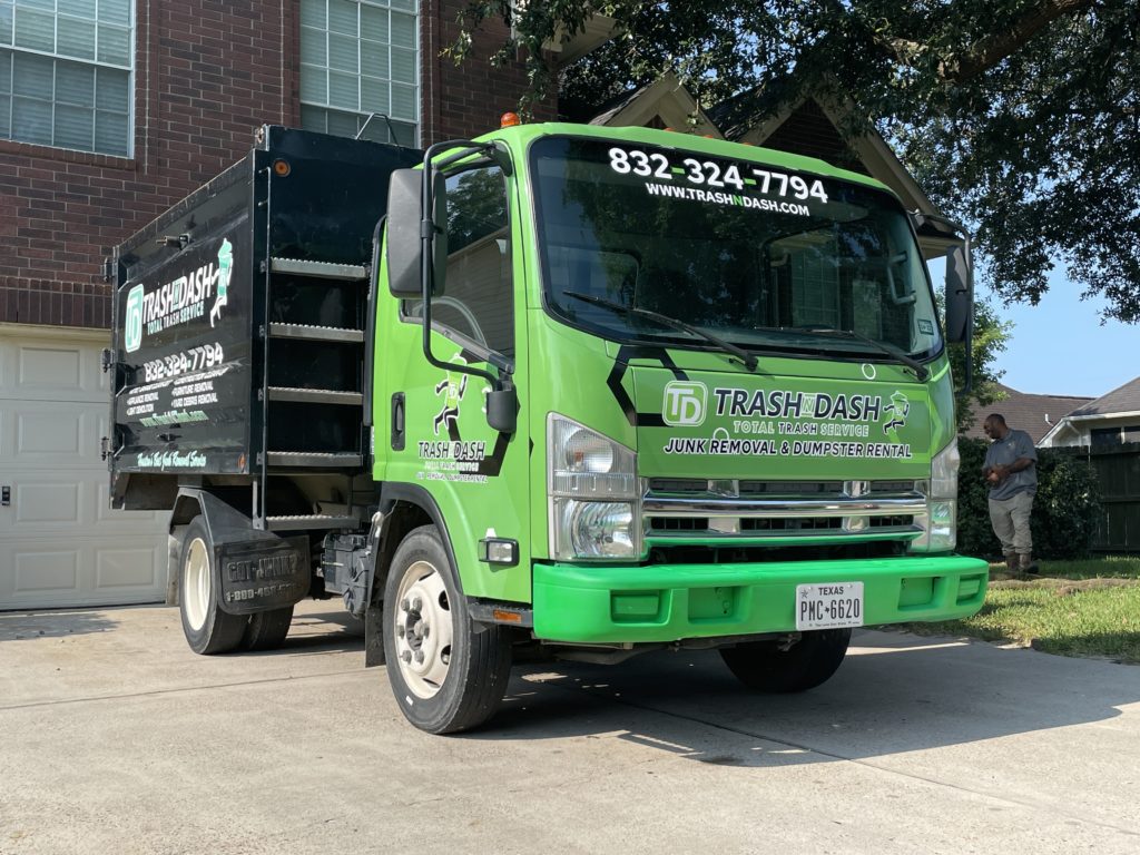 trash n dash junk removal truck, Apartment Cleanout Services, sofa removal services